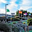 Emerald Dolphin Inn & Mini Golf
