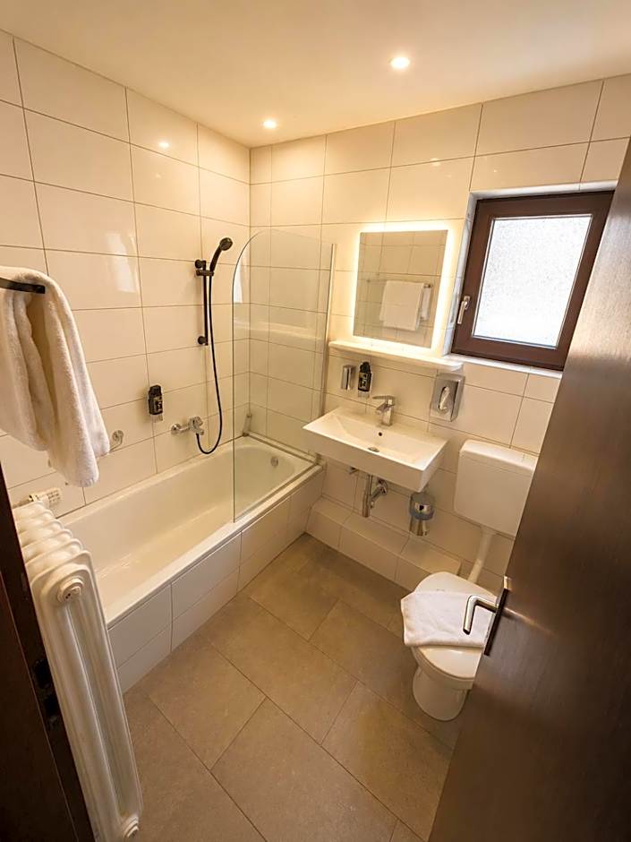 Parkhotel Lindenhof - KOSTENLOSE PARKPLÄTZE