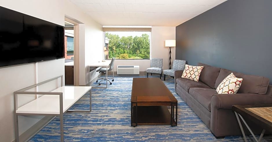 Skyline Hotel Detroit Airport, SureStay Collection by Best Western