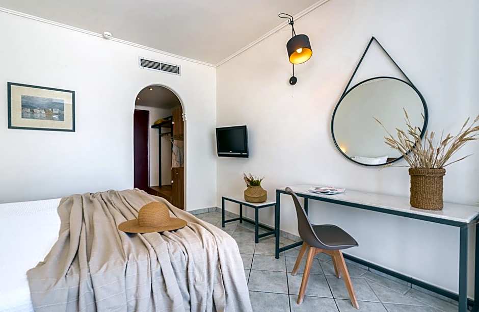 Photo 1 of 4 of Double Room