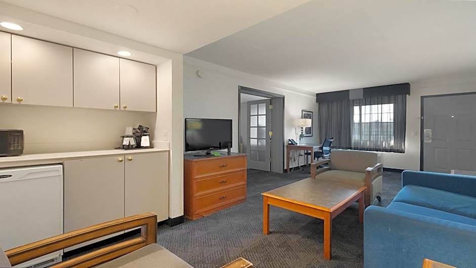 Howard Johnson by Wyndham Sacramento Downtown