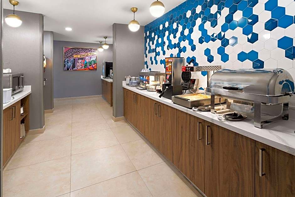 La Quinta Inn & Suites by Wyndham Memphis I-240