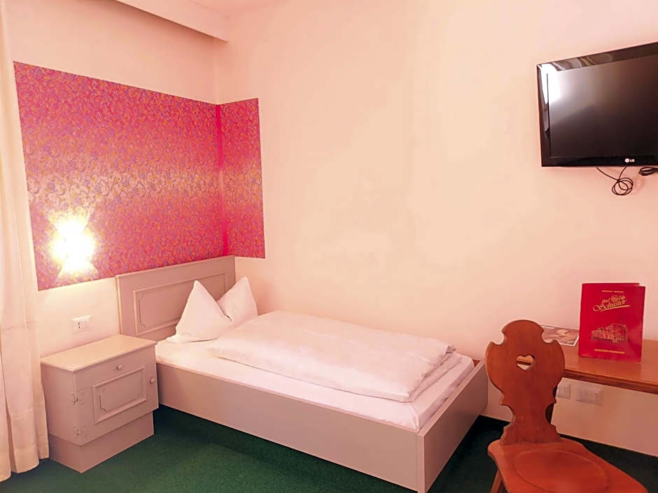 Hotel Schuster