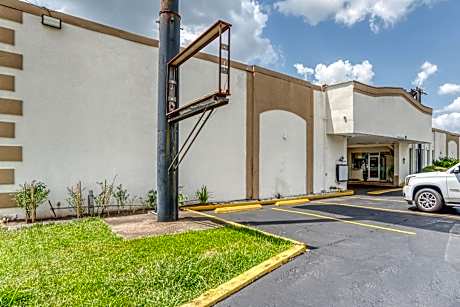 OYO Hotel Alexandria LA- Hwy 165