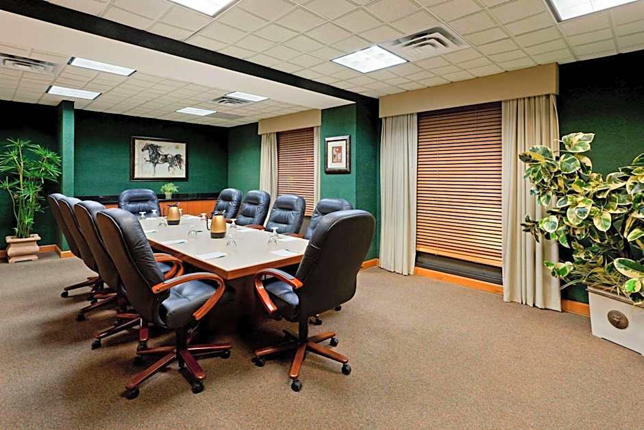 La Quinta Inn & Suites by Wyndham Garden City