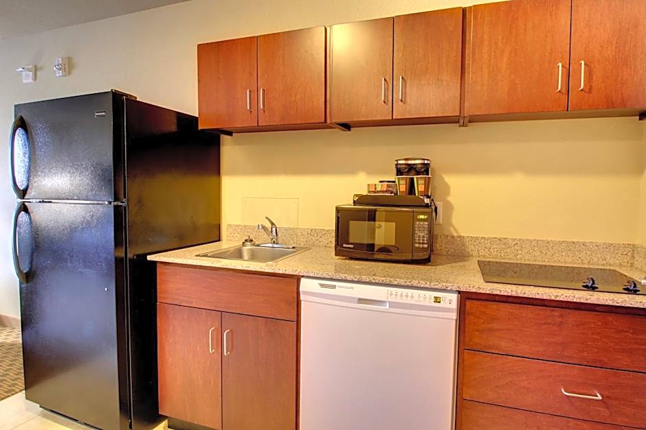 Cobblestone Hotel & Suites - Newton