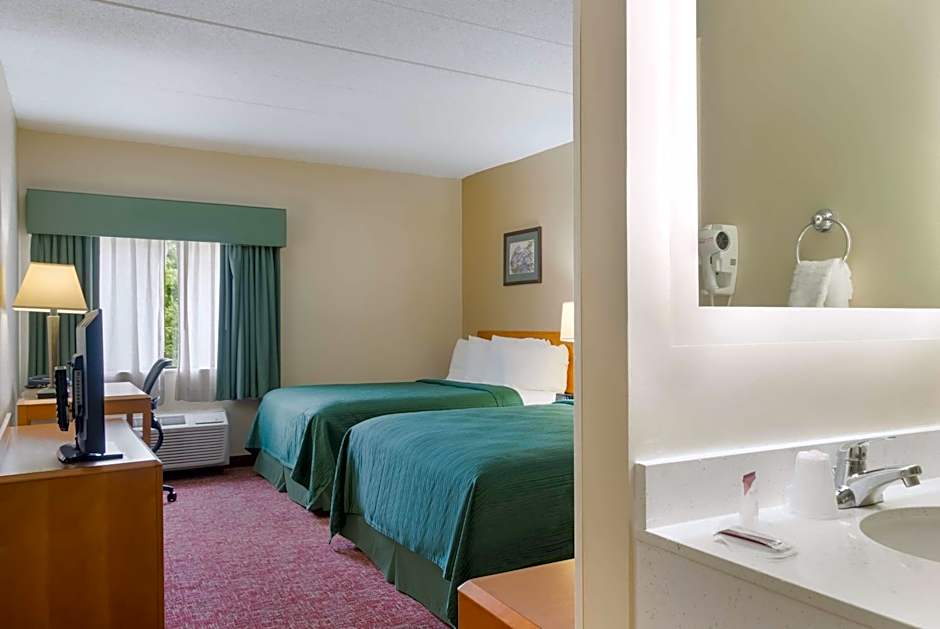 All Seasons Inn & Suites