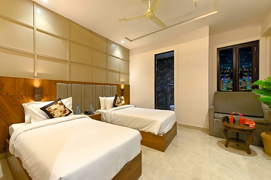 Hotel Avalon Palms Agra