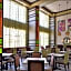 Hampton Inn By Hilton & Suites Dallas Market Center