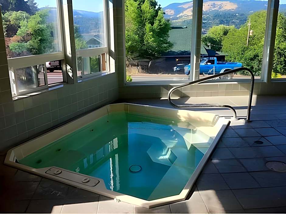 Riverview Lodge