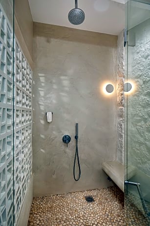 Superb Suite Indoor Hot Tub & Sea View