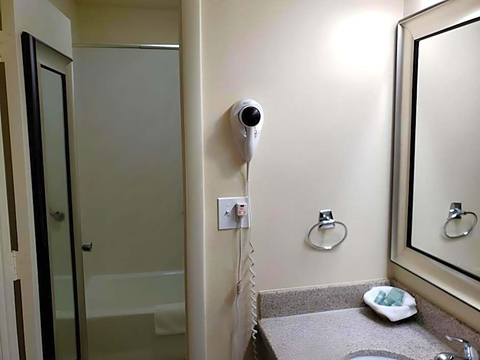 Airport Inn