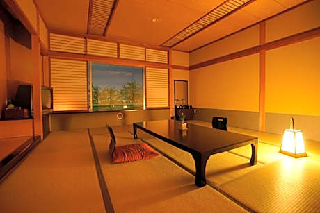 Quadruple Room with Shared Bathroom