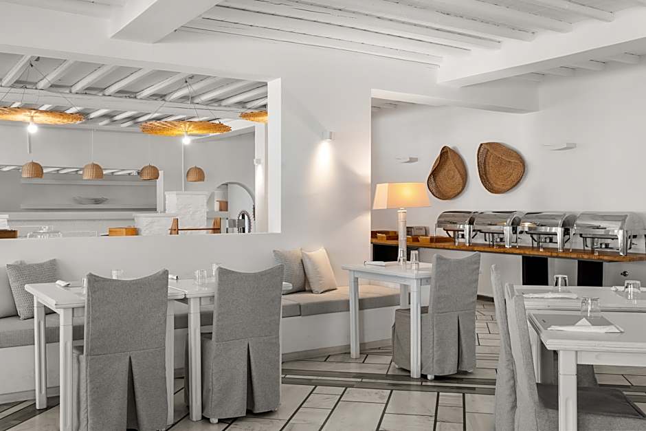 Mr & Mrs White Tinos