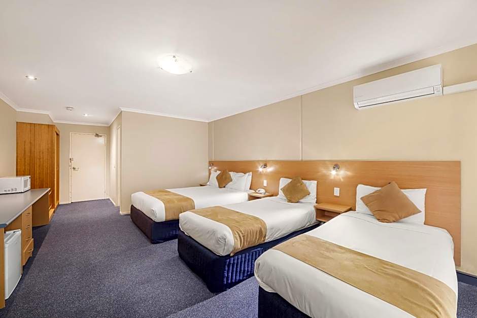 Ciloms Airport Lodge