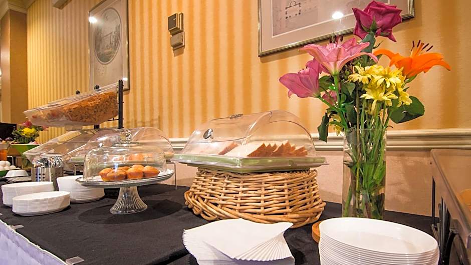 Adria Hotel And Conference Center