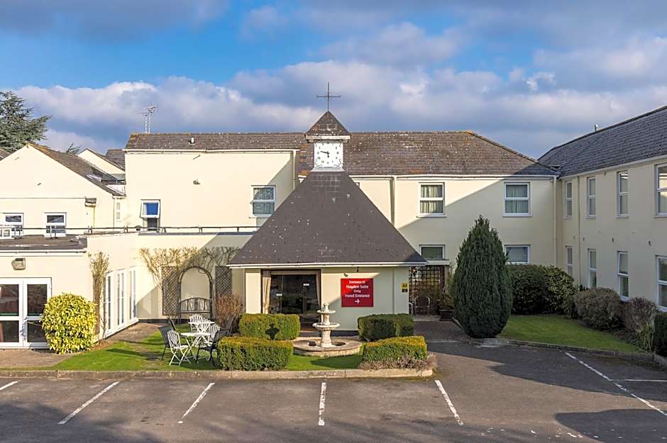 Ramada by Wyndham Cheltenham