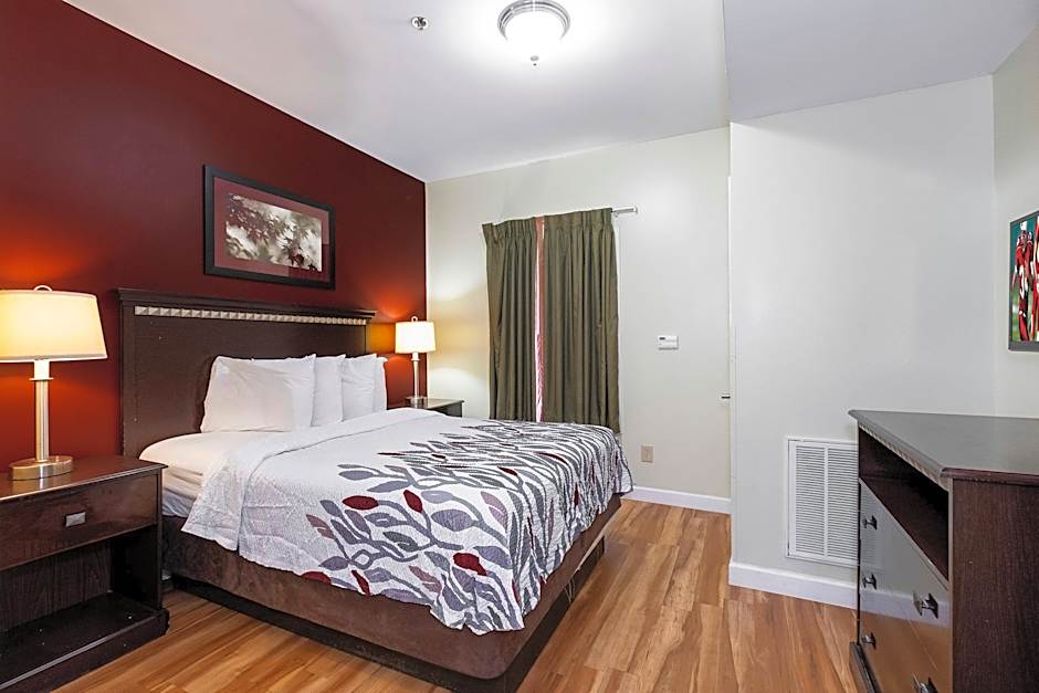 Red Roof Inn & Suites Wilson
