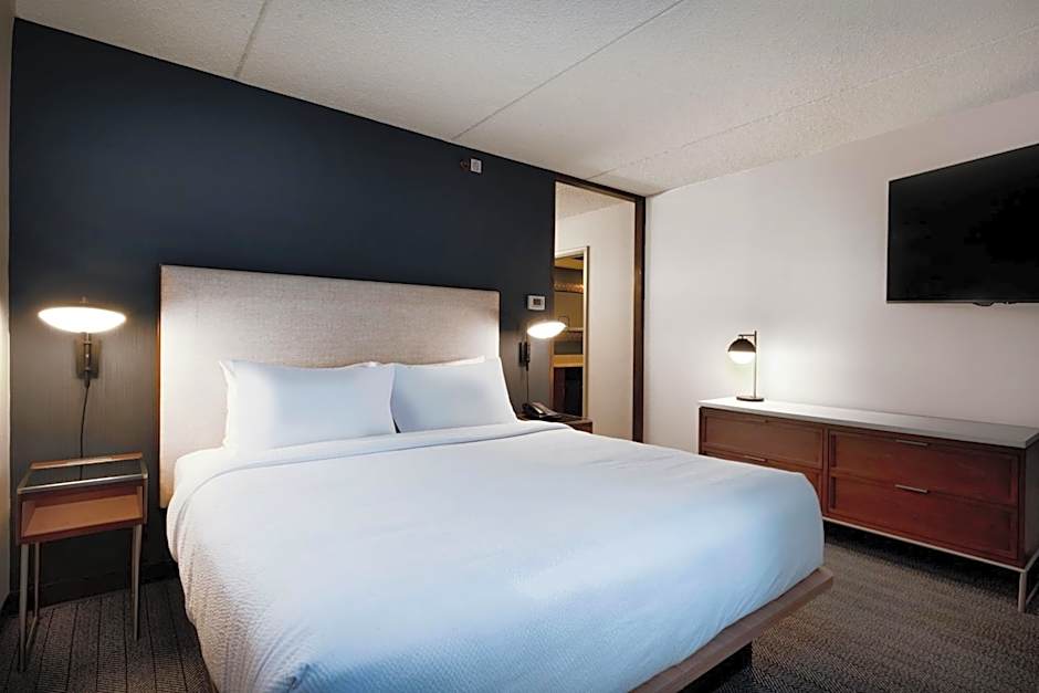 Courtyard by Marriott Columbus Airport