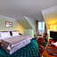 Hotel Selsky Dvur - Bohemian Village Courtyard