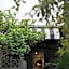 被愛咖啡小旅館 Birdeye Garden