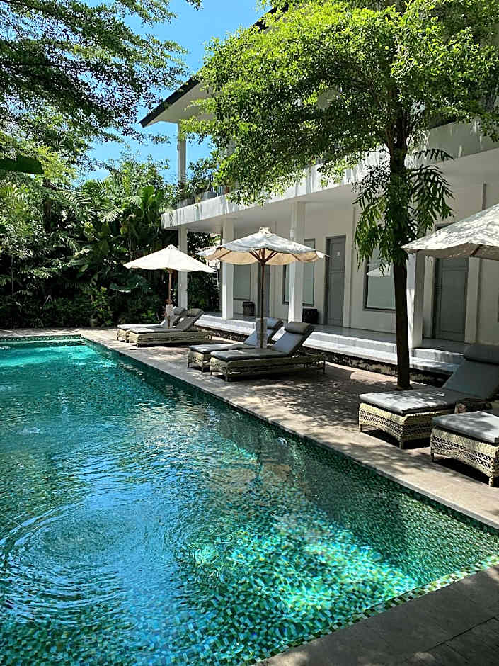 Lovina life Room & Cafe