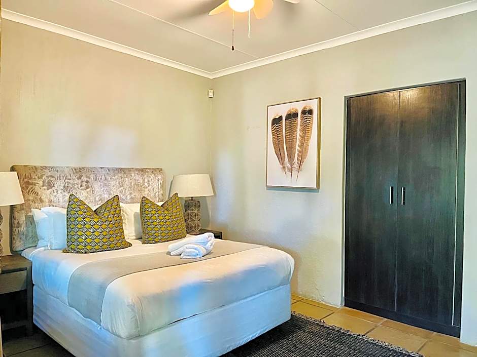 Bushbaby Valley Lodge