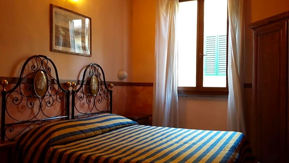 Hotel Monica