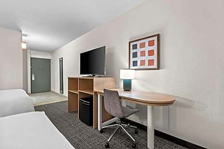 Queen Room with Two Queen Beds and Accessible Tub - Mobility and Hearing Access