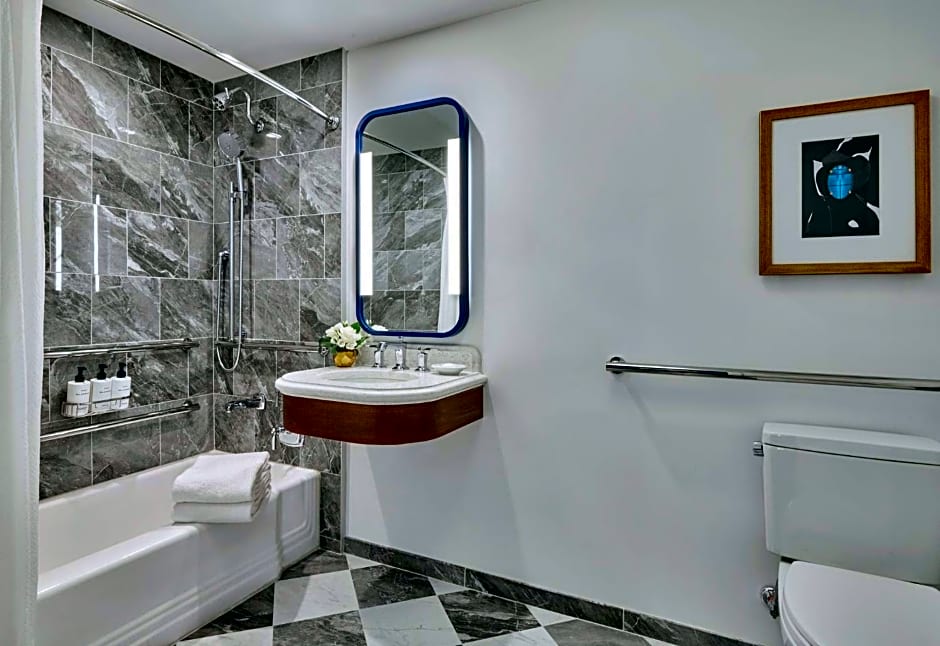 InterContinental Chicago Magnificent Mile by IHG