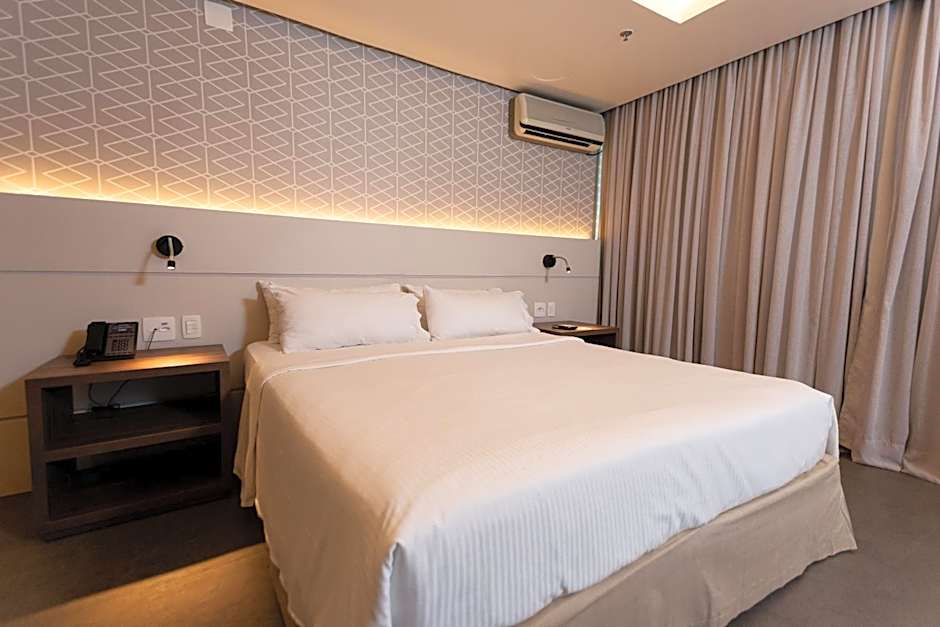 Master Porto Alegre Hotel - Av Carlos Gomes, Proximo ao Consulado Americano