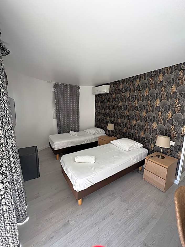 Hotel Sable Et Soleil - Port et Plage