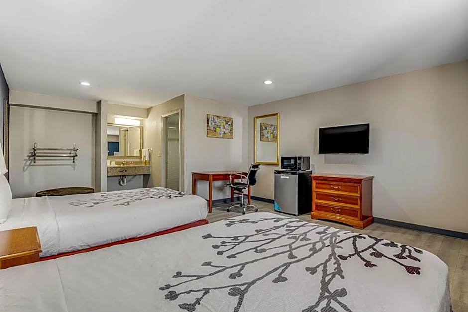 Econo Lodge Inn & Suites Enid South