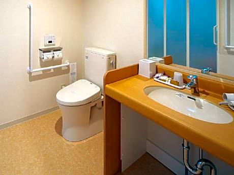 Twin Room with Private Bathroom