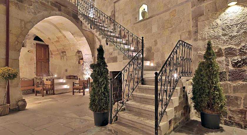 Aren Cave Hotel and Art Gallery