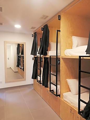 Bunk Bed in Mixed Dormitory Room