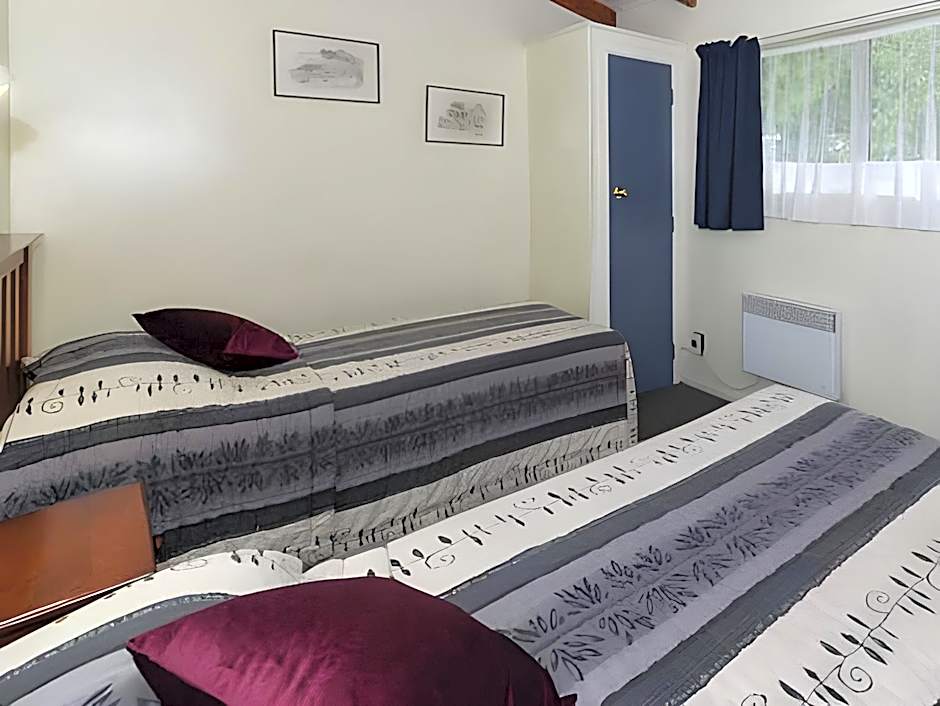 Fairy Springs Motel