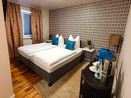 Deluxe Double Room with Shower