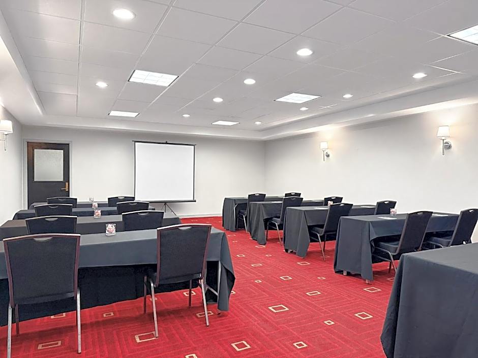 Crowne Plaza Newark Airport By IHG