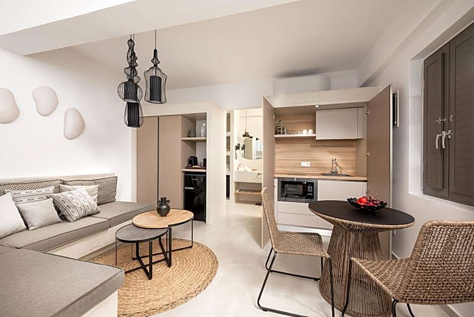 Mnḗmē Suites & Villas