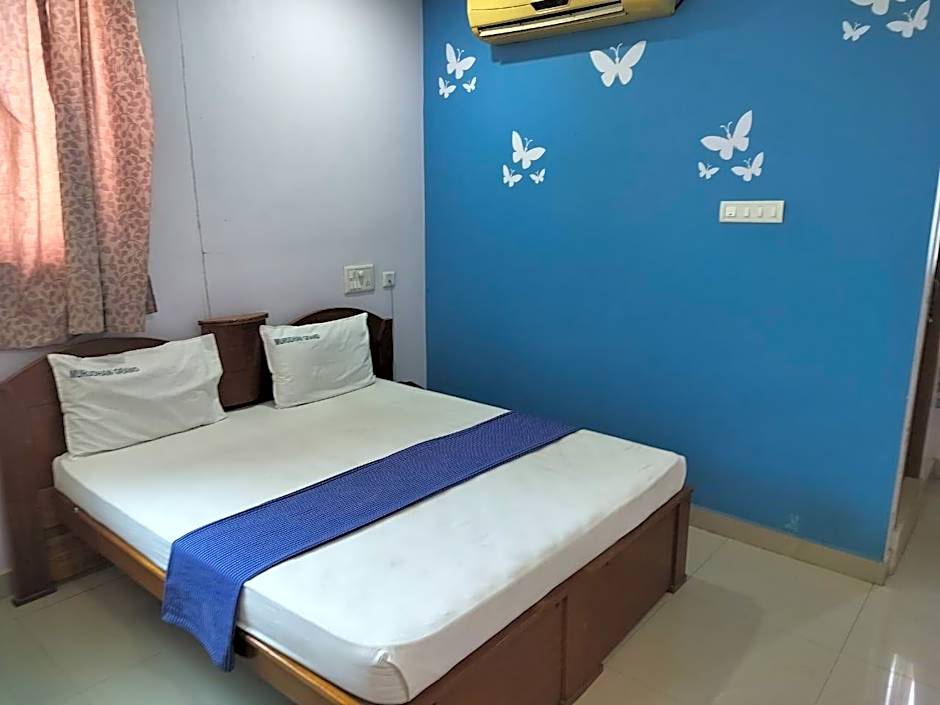 Photo 1 of 2 of 1 Double Bed