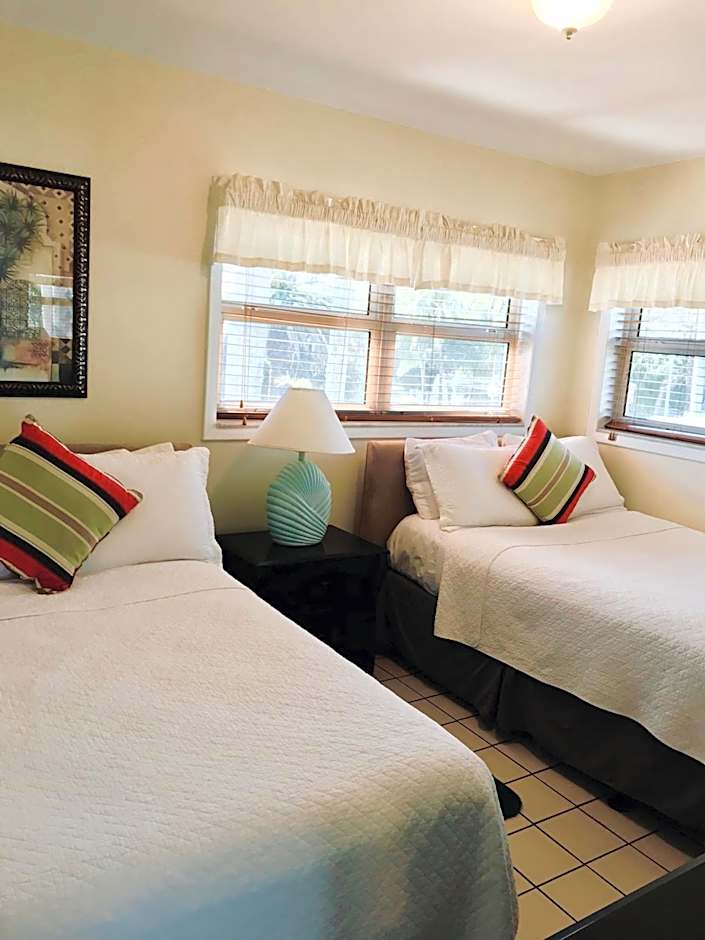 Harborside Motel & Marina