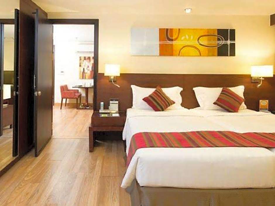 Lohas Residences Sukhumvit (SHA Plus)