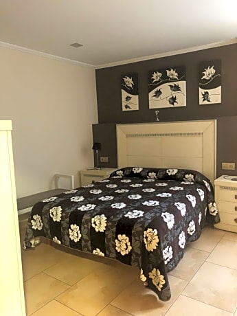 Deluxe Double Room with Bath