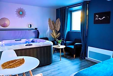 L'Evasion chambre LAOS avec Jacuzzi privatif