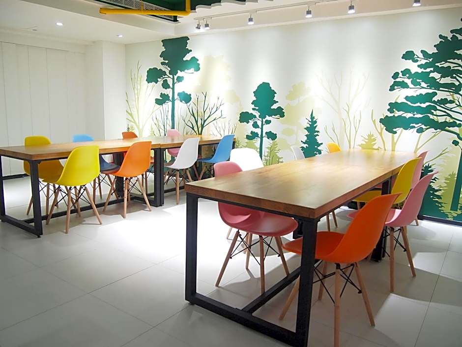 Fairytale YiSu Hot Spring Hotel