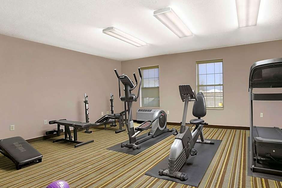 Super 8 by Wyndham Stafford/Springfield Area