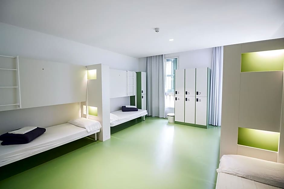 Sant Jordi Hostels Rock Palace