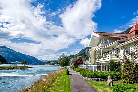 Hotel Loenfjord Loen