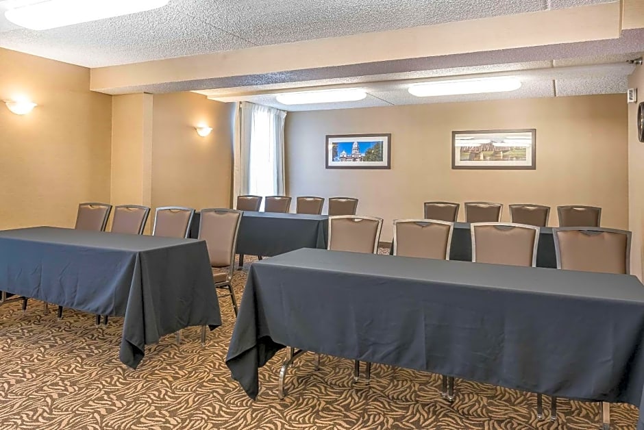 Comfort Inn & Suites Piqua-Near Troy-I75